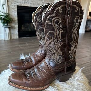 Women’s Ariat Cowboy Boots, size 7.5B, Chocolate Brown, excellent condition